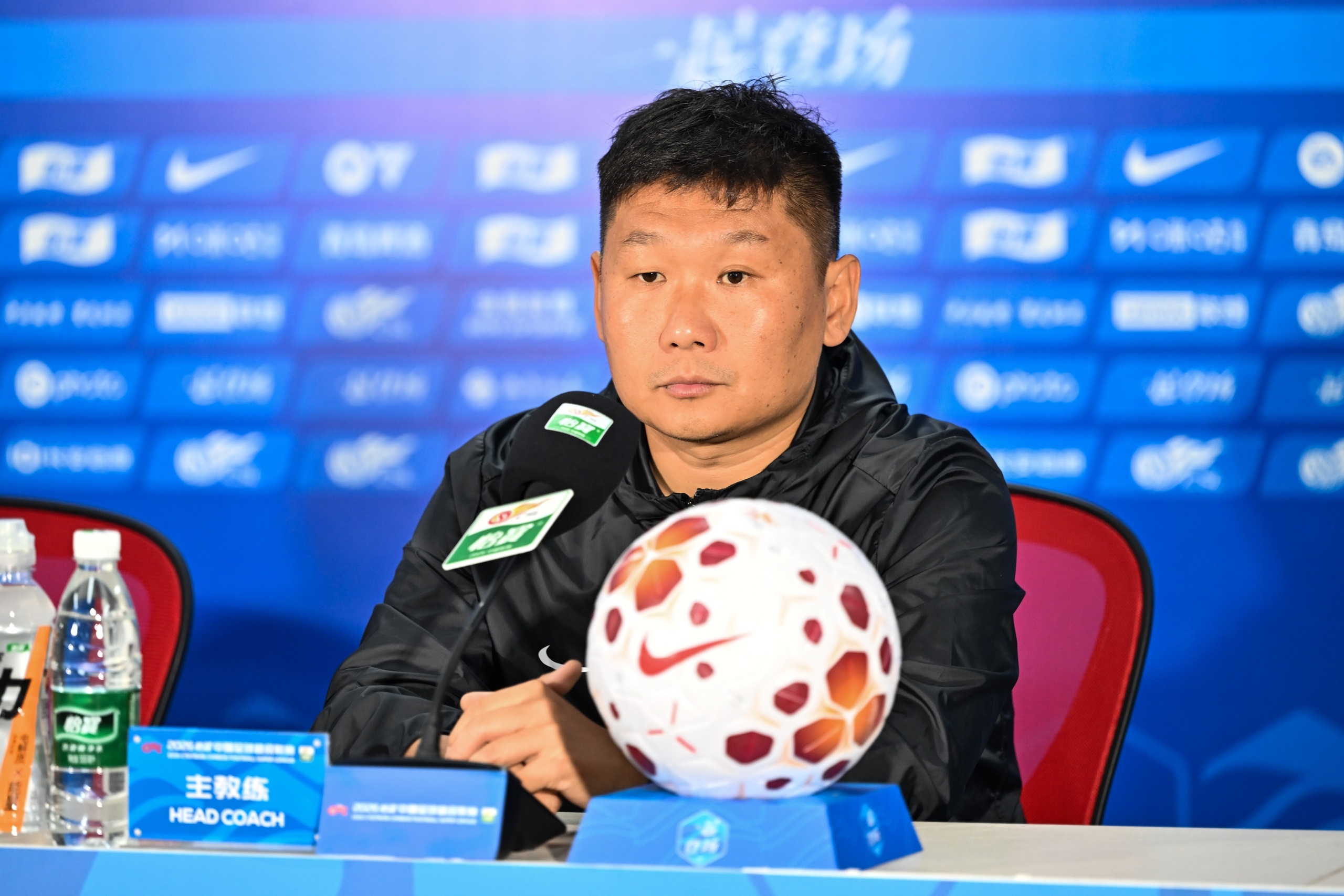 銅梁龍創(chuàng)紀(jì)錄五人入選U23國足，劉建業(yè)訓(xùn)話：去國家隊(duì)就要全力以赴